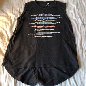 A tank top.
